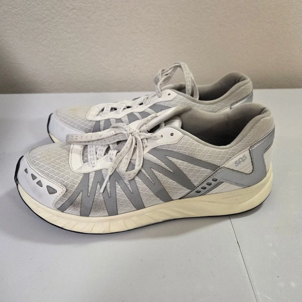 SAS Women's Athletic Shoes‎ White Silver Lace Up Comfort Walking Sneakers 9.5